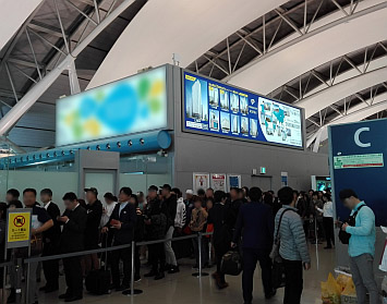 関西国際空港 4階国際線出発ロビー電照看板